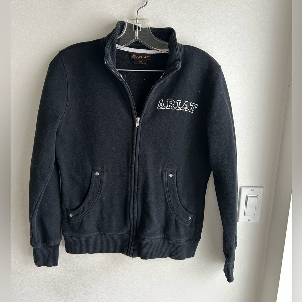 Ariat black zip up crew neck women’s sweatshirt. Size small.